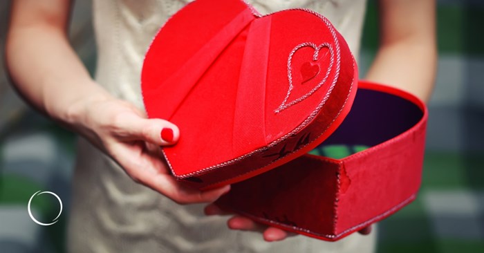 what to know before "gifting" your valentine a plastic surgery procedure